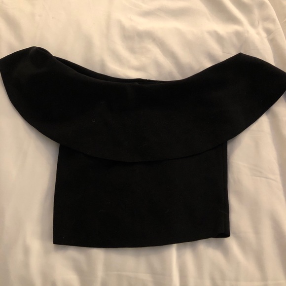 Aritzia Tops - Aritzia shoulderless crop top